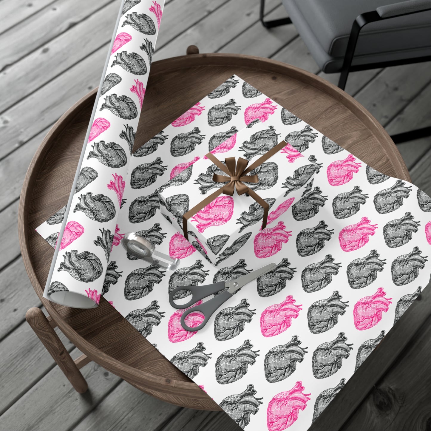 ANATOMICAL HEART PATTERN WRAPPING PAPER