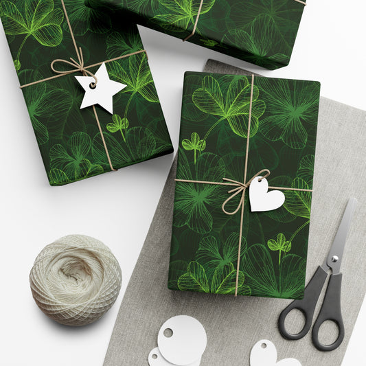 SHAMROCK LEAF ON BLACK BACKGROUND PATTERN
